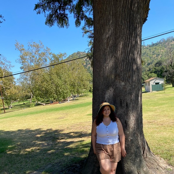 Meet your Posher, Sandy - Picture 1 of 1